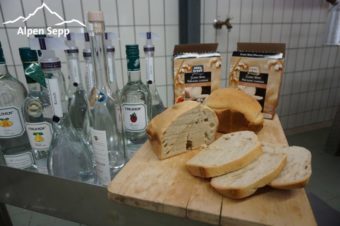 Edelbrand Verköstigung mit Käse