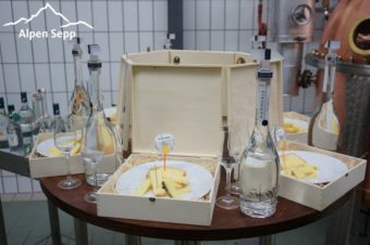 Edelbrand Verkostung mit Käse