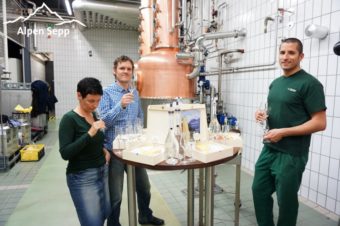 Edelbrand Verkostung mit Käse