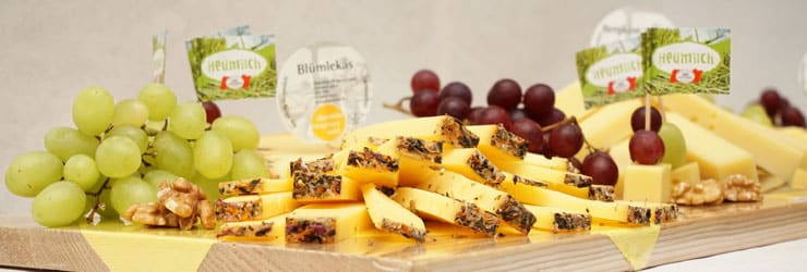 Unser Vorschlag für die Dekoration einer Käseplatte für Genießer