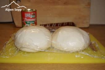 Pizza Teiglinge fertig
